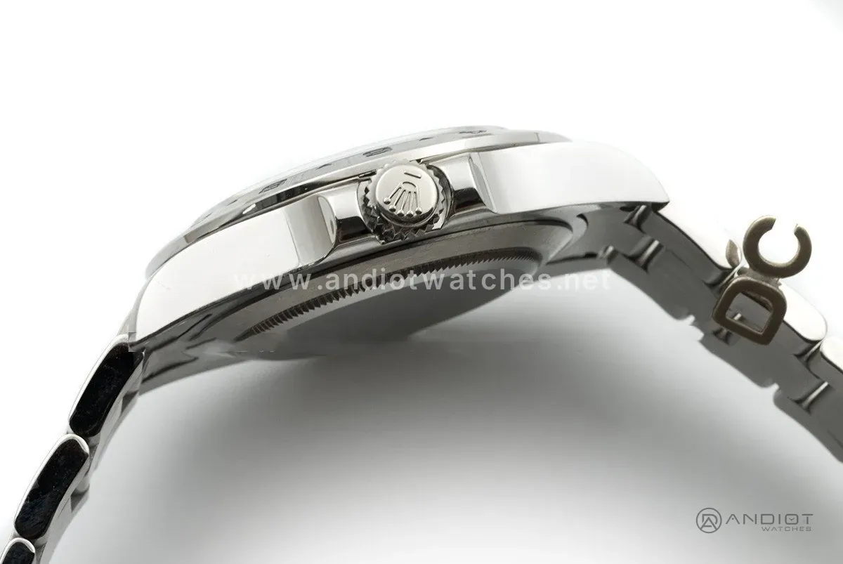 Explorer II 216570 White Dial - Image 5