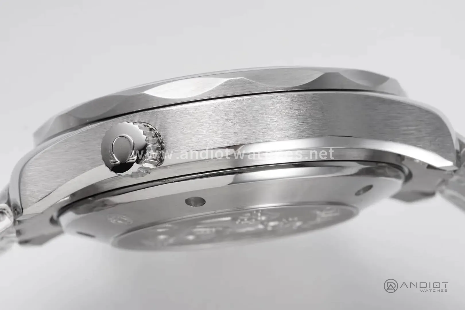Seamaster Diver 300m Chronograph Black Dial on Bracelet - Image 8