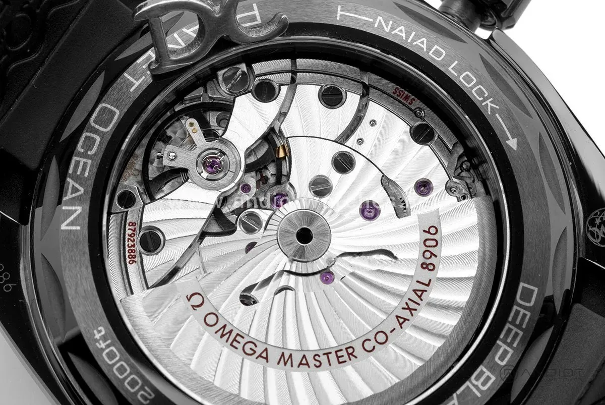 Seamaster Planet Ocean GMT “Deep Black” ceramica total black - immagine 6