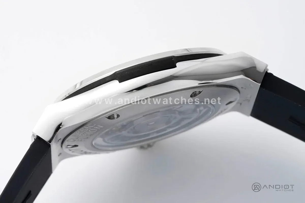 Classic Fusion Automatic 42mm Black Dial on Rubber Strap