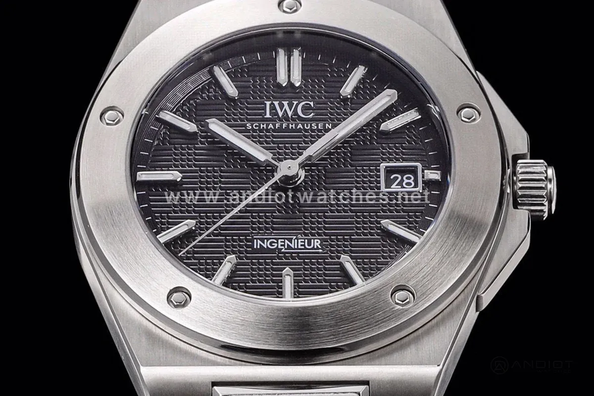 Ingenieur IW328901 Black Dial Automatic 40