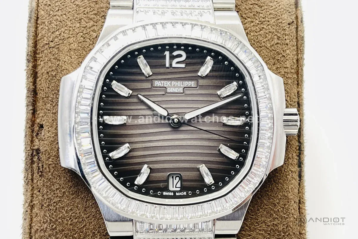 Nautilus 7118 Grey Dial with Diamond Markers