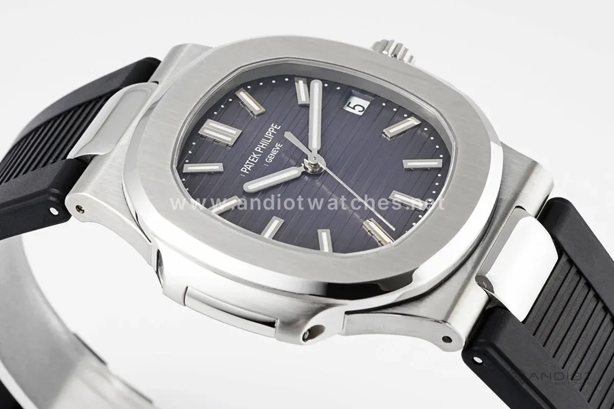 Nautilus Jumbo 5711/1A Grey Dial on Rubber Strap
