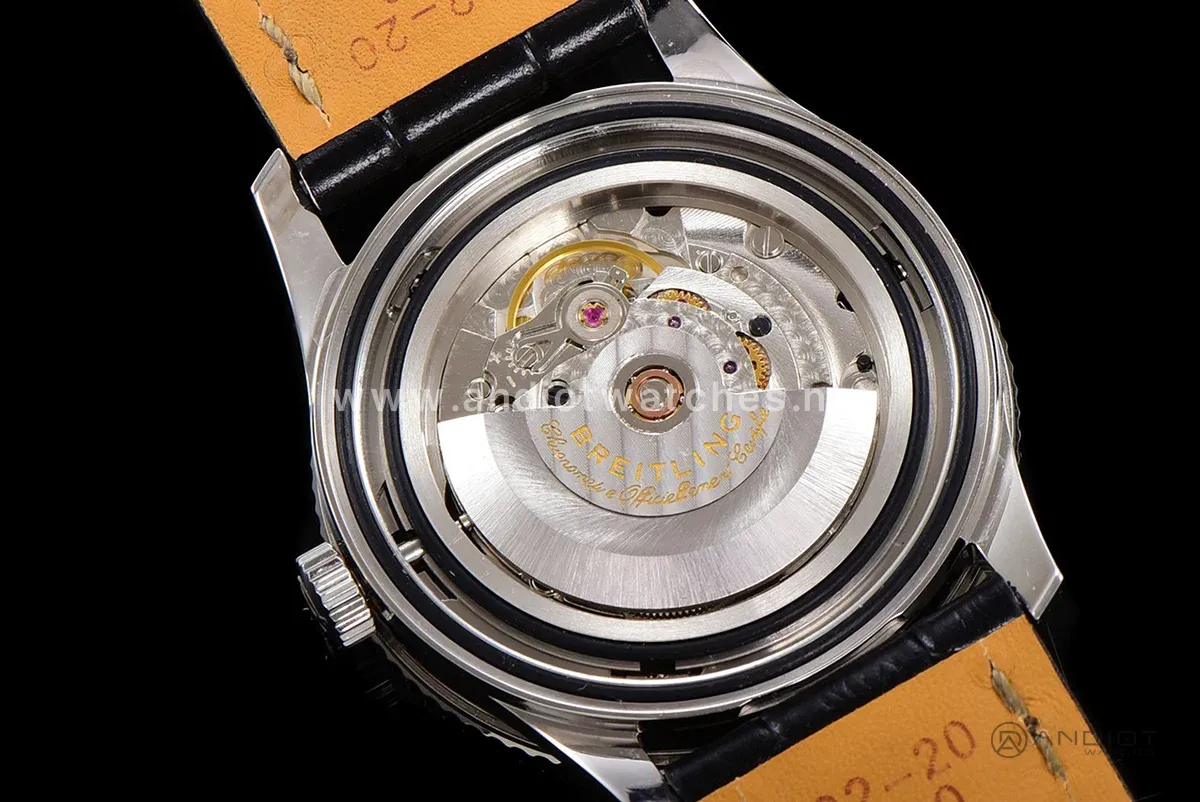 Navitimer Automatic 41 Black and White Dial in Steel
