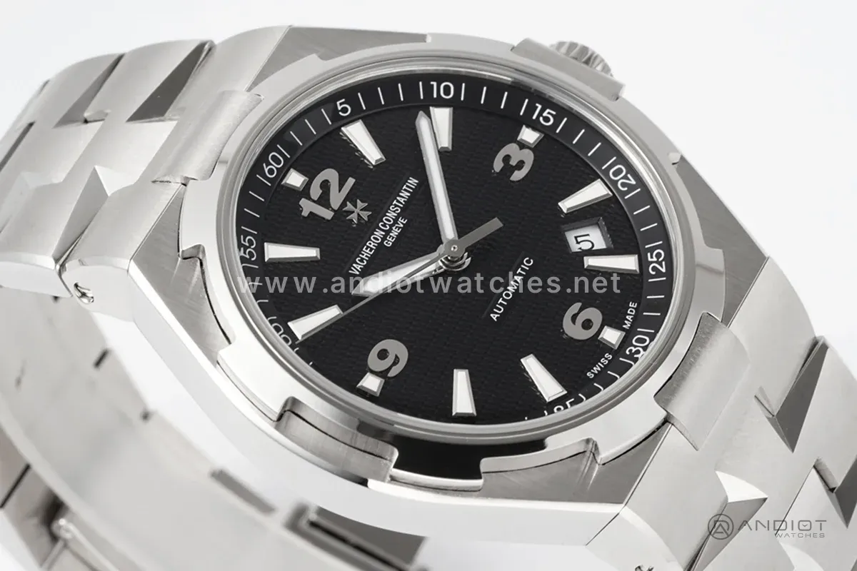 Overseas Automatic 47040 Black Dial in Steel