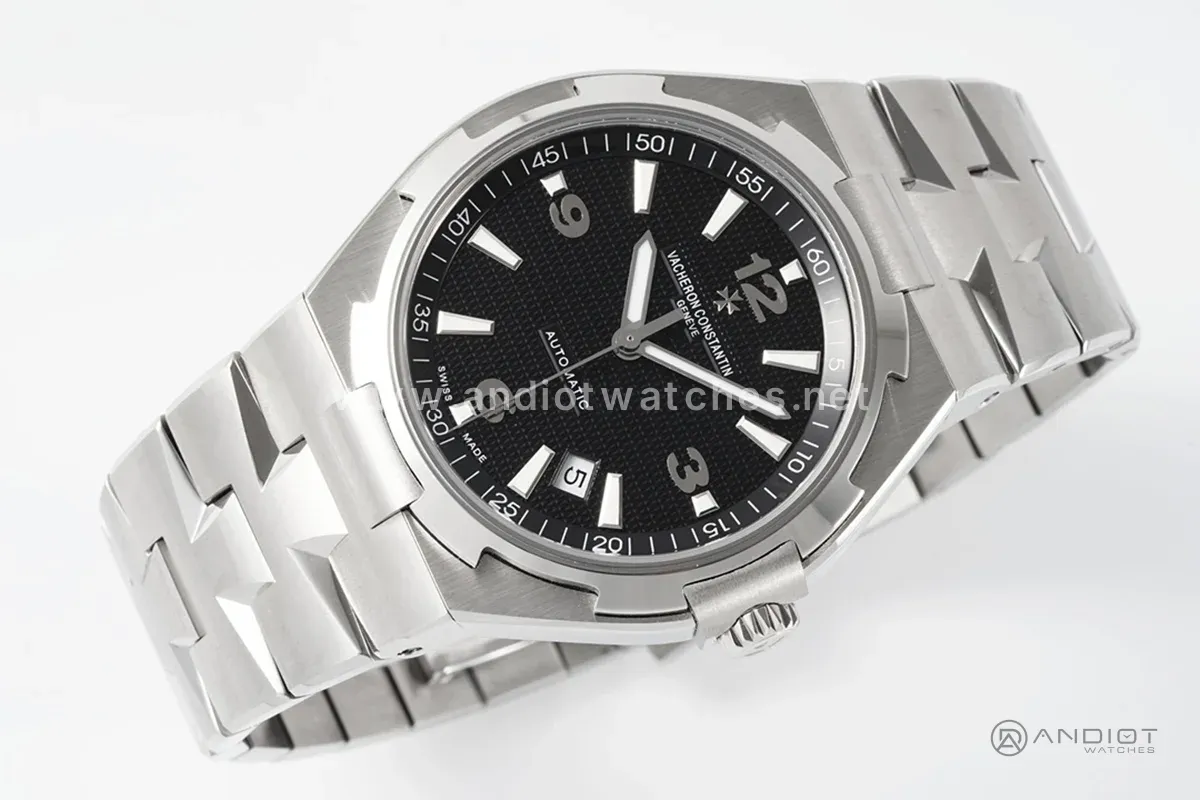 Overseas Automatic 47040 Black Dial in Steel