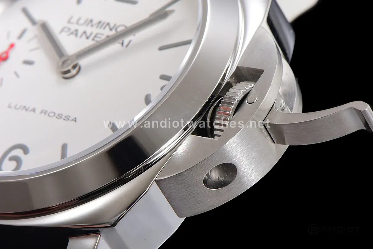 PAM1342 Luminor Luna Rossa 44mm