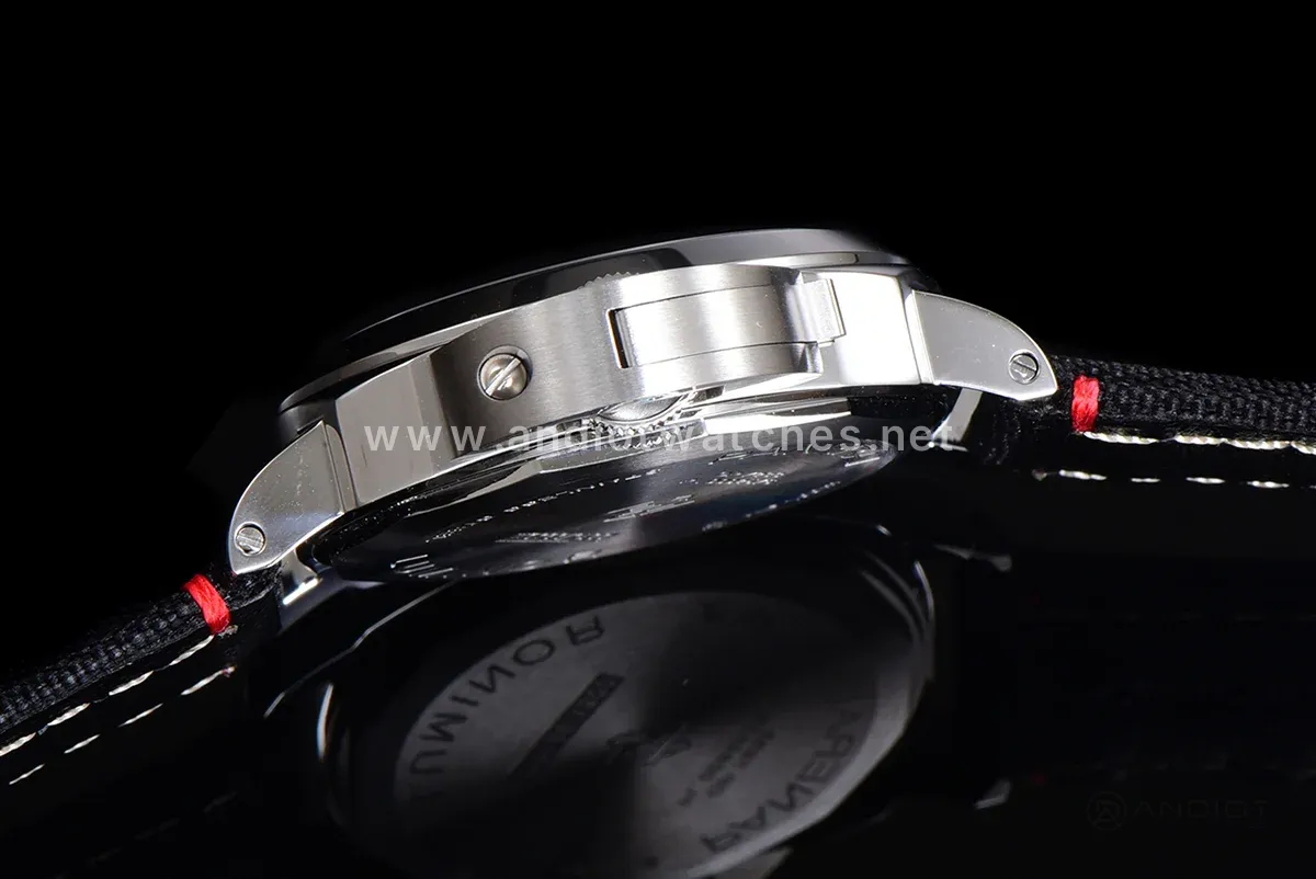 PAM1342 Luminor Luna Rossa 44mm
