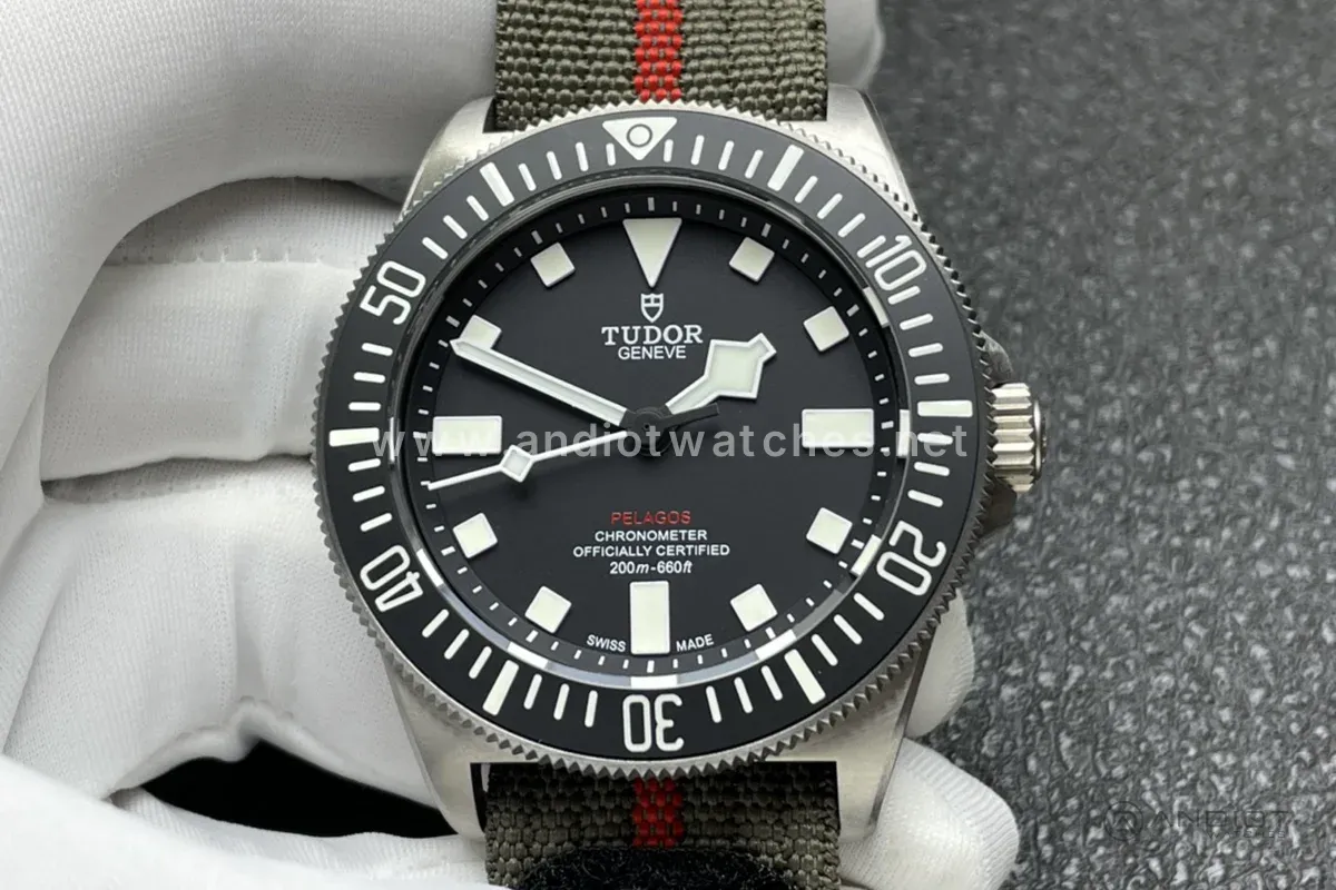 Pelagos FXD Ref. M25717N-0001