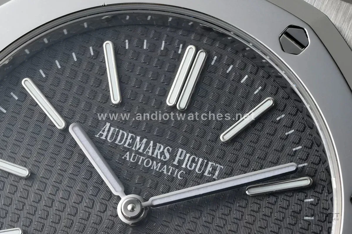 Royal Oak 15202 Grey Dial in Steel